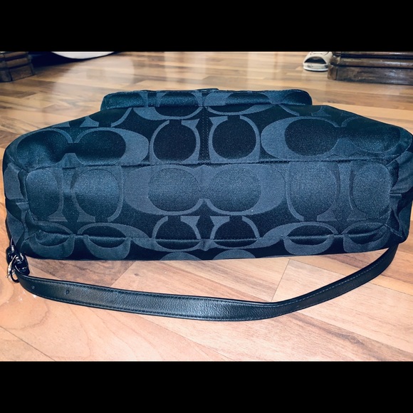 EUC* Coach Signature Satchel! - Picture 6 of 7